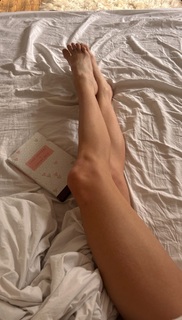 Diana Vickers feet photo thumbnail