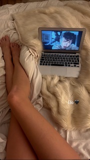 Diana Vickers feet photo thumbnail