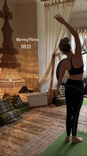 Diana Vickers feet photo thumbnail