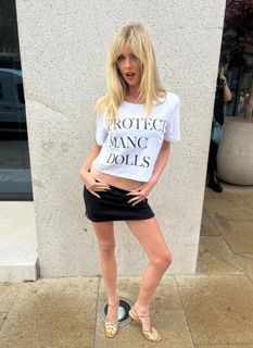 Diana Vickers feet photo thumbnail