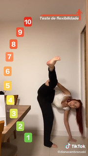 Diana Zambrozuski feet photo 10