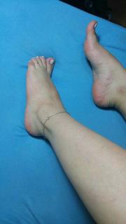 Diana Zambrozuski feet photo 5