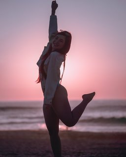 Diana Zambrozuski feet photo 7