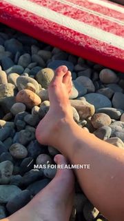 Diana Zambrozuski feet photo 13