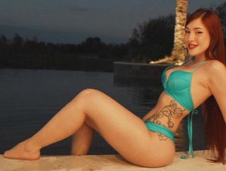 Diana Zambrozuski feet photo 6