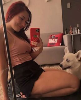 Diana Zambrozuski feet photo 2
