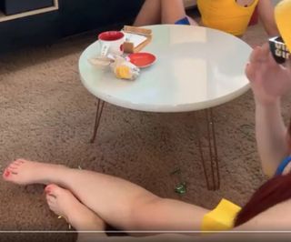 Diana Zambrozuski feet photo 10