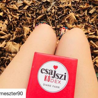 Diane Farr feet photo thumbnail