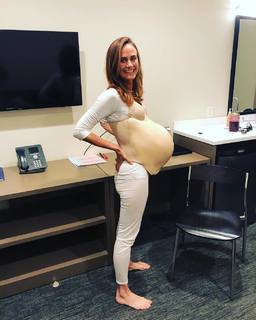 Diane Farr feet photo thumbnail