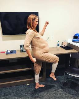 Diane Farr feet photo thumbnail