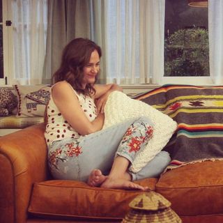 Diane Farr feet photo thumbnail