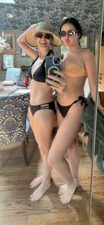 Diane Farr feet photo 4