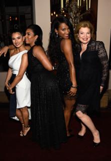 Diane Guerrero feet photo thumbnail