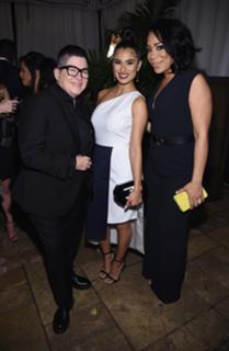 Diane Guerrero feet photo thumbnail