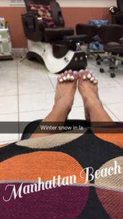 Diane Guerrero feet photo thumbnail