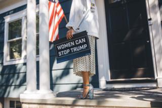 Diane Guerrero feet photo thumbnail