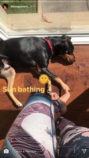 Diane Guerrero feet photo thumbnail
