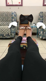 Diane Guerrero feet photo thumbnail