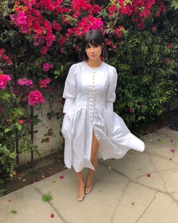 Diane Guerrero feet photo thumbnail