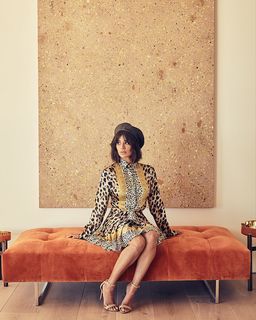 Diane Guerrero feet photo thumbnail