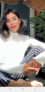 Diane Guerrero feet photo thumbnail