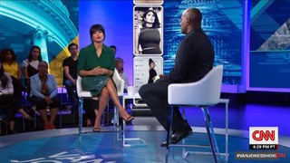 Diane Guerrero feet photo thumbnail