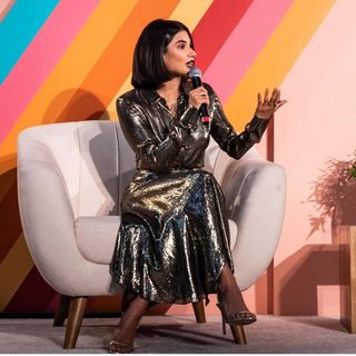 Diane Guerrero feet photo thumbnail