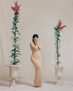 Diane Guerrero feet photo thumbnail