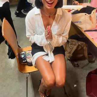 Diane Guerrero feet photo thumbnail