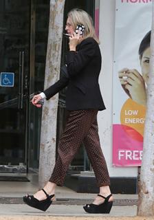 Diane Keaton feet photo thumbnail