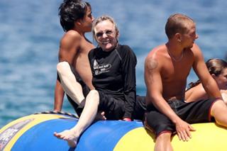 Diane Keaton feet photo thumbnail