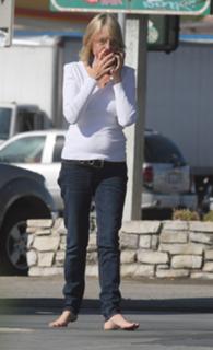 Diane Keaton feet photo thumbnail