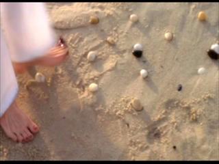 Diane Keaton feet photo thumbnail