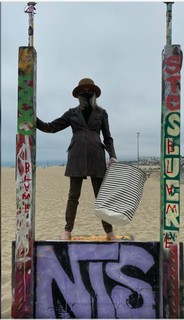 Diane Keaton feet photo thumbnail