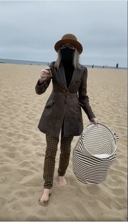 Diane Keaton feet photo thumbnail