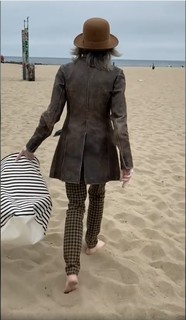 Diane Keaton feet photo thumbnail