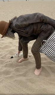 Diane Keaton feet photo thumbnail