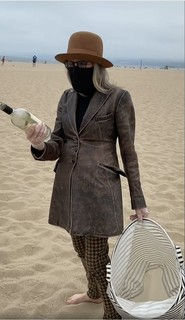 Diane Keaton feet photo thumbnail