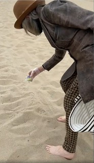 Diane Keaton feet photo thumbnail