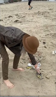 Diane Keaton feet photo thumbnail