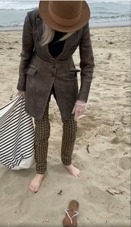 Diane Keaton feet photo thumbnail