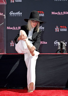 Diane Keaton feet photo thumbnail