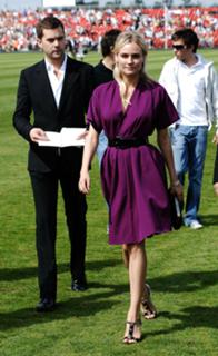Diane Kruger feet photo thumbnail