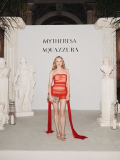 Diane Kruger feet photo thumbnail