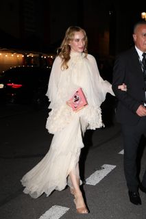 Diane Kruger feet photo thumbnail