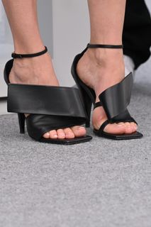 Diane Kruger feet photo thumbnail