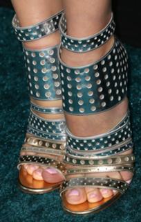 Diane Kruger feet photo thumbnail