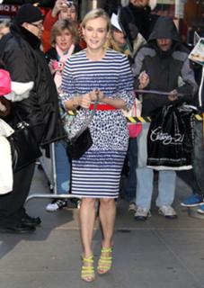 Diane Kruger feet photo thumbnail