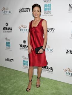 Diane Lane feet photo thumbnail