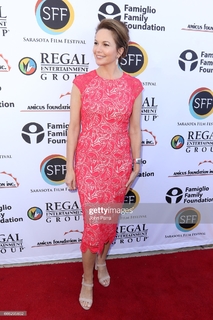 Diane Lane feet photo thumbnail